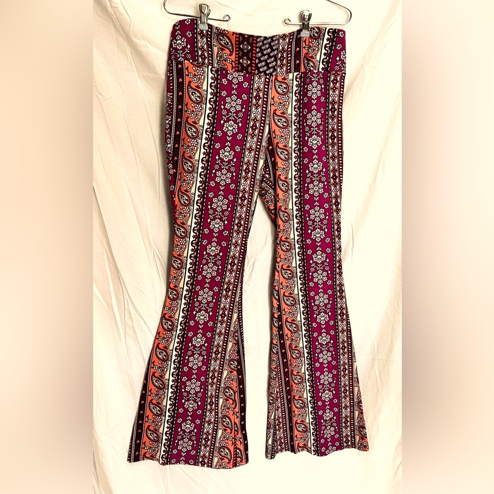 No Boundaries Bell bottomed leggings
